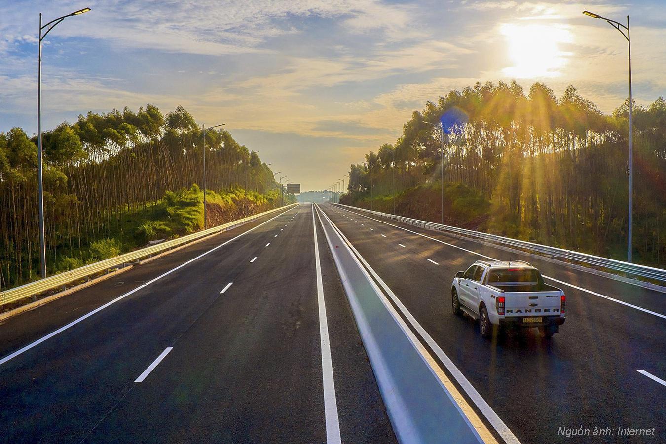 Khoan địa chất tại dự án cao tốc Long Thành Dầu Giây để đánh giá tính chất nền đất phức tạp